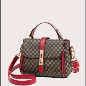 Meet your Posher, Elisa